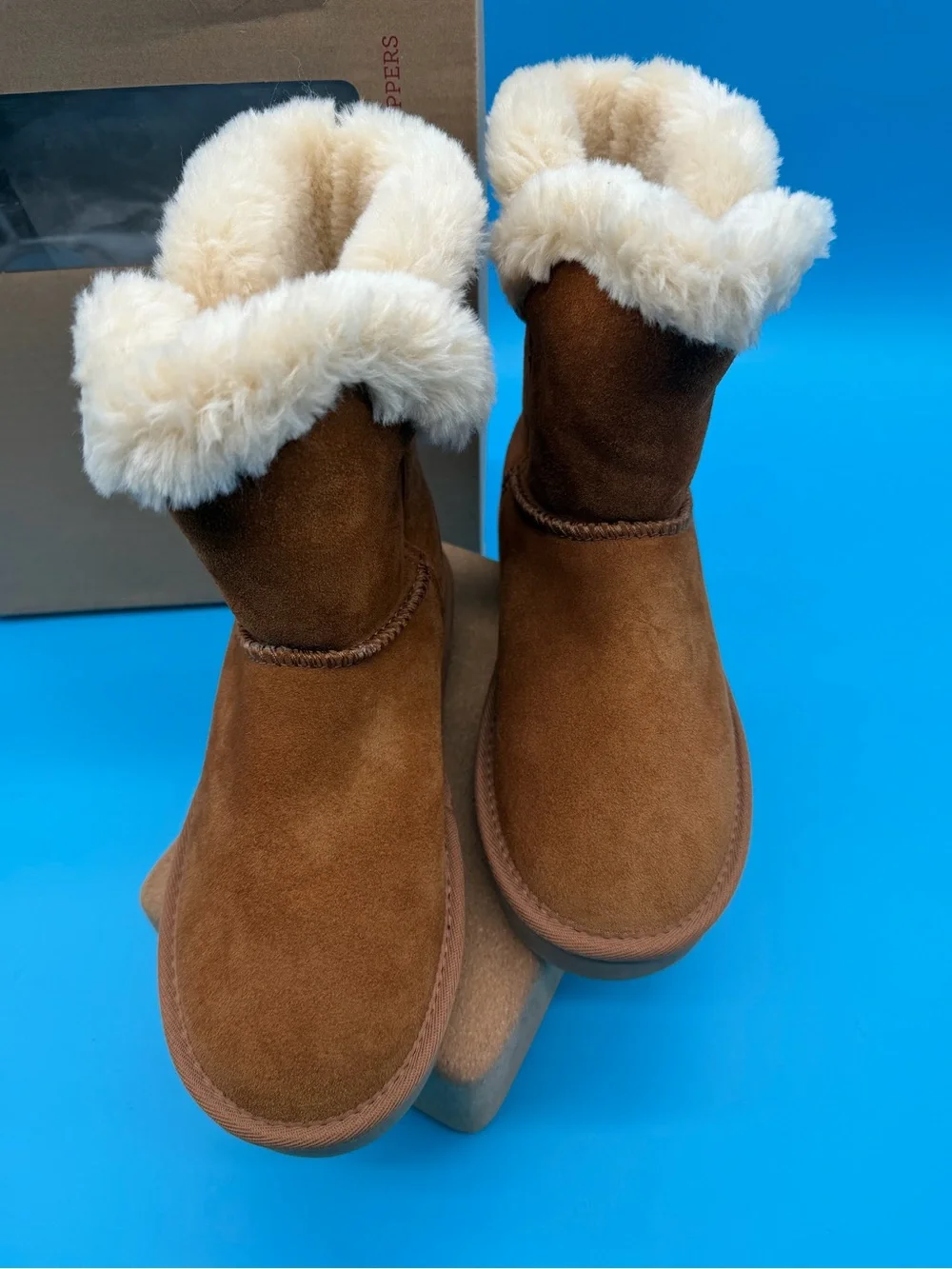 Style & Co. womens 6 Brown Suede Winter Boots with Cream Fur Trim